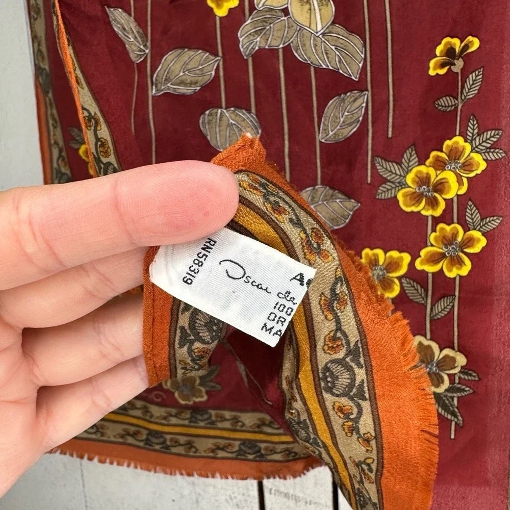 Oscar de la Renta Vintage Silk Scarf Red‎ Floral Accessory Street Made in Japan